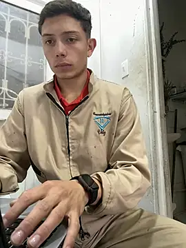 santiObrero Adlı Modelin Web Kamerası Şovu