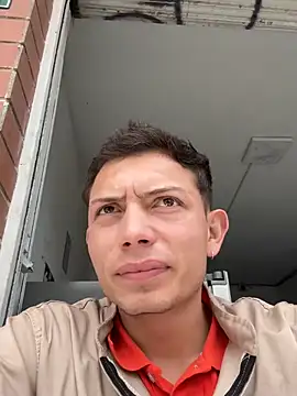 santiObrero Pertunjukan Webcam