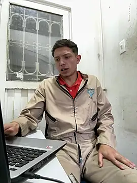 santiObrero 网络视讯表演