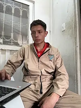 santiObrero webkamerás műsora