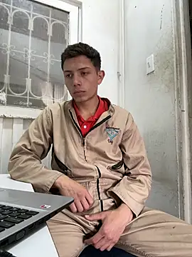 santiObrero 在線直播表演