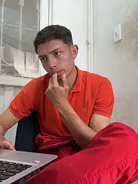 Pertunjukan Kamera Web santiObrero