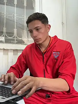 santiObrero 在線直播表演