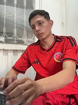 santiObrero Adlı Modelin Web Kamerası Şovu