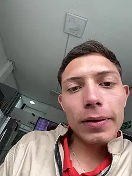 santiObrero Adlı Modelin Web Kamerası Şovu