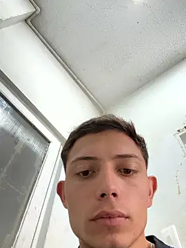 הופעת וובקאם של santiObrero