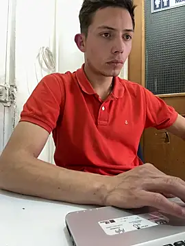 santiObrero 网络视讯表演
