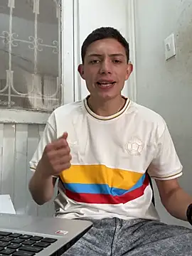 santiObrero Adlı Modelin Web Kamerası Şovu