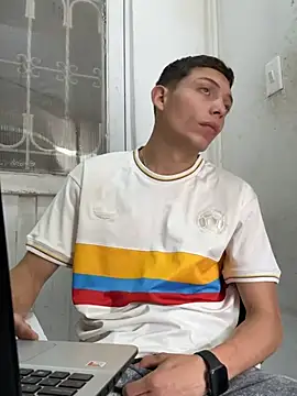 santiObrero: вебкам-шоу