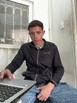 הופעת וובקאם של santiObrero