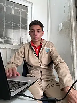santiObrero Adlı Modelin Web Kamerası Şovu