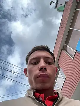 santiObrero 在線直播表演