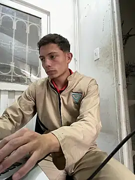 santiObrero 在線直播表演
