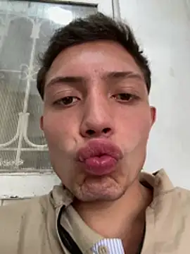 santiObrero 网络视讯表演