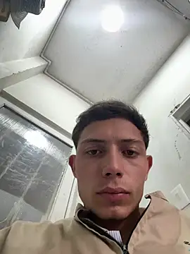 santiObrero Adlı Modelin Web Kamerası Şovu