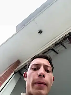 santiObrero Chat XXX live