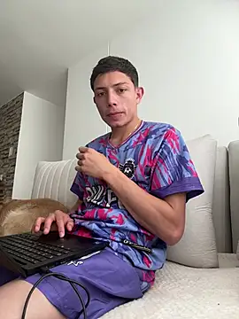 santiObrero Show in webcam