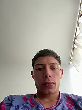 santiObrero Adlı Modelin Web Kamerası Şovu