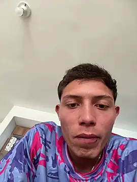 הופעת וובקאם של santiObrero