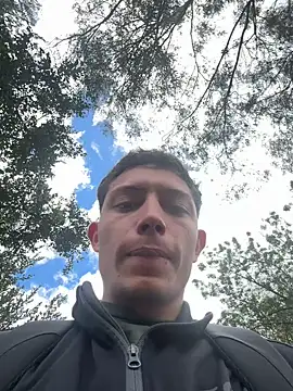 santiObrero webkamerás műsora