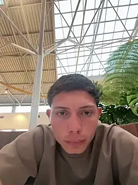 santiObrero Show in webcam
