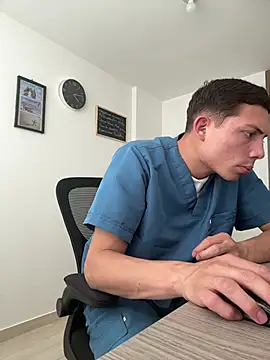 santiObrero Adlı Modelin Web Kamerası Şovu