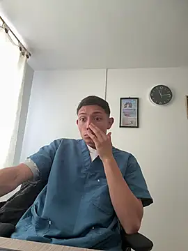 santiObrero Show in webcam