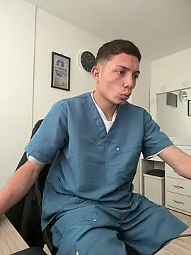 santiObrero webkamerás műsora