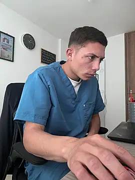 santiObrero Adlı Modelin Web Kamerası Şovu
