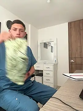 santiObrero Show in webcam