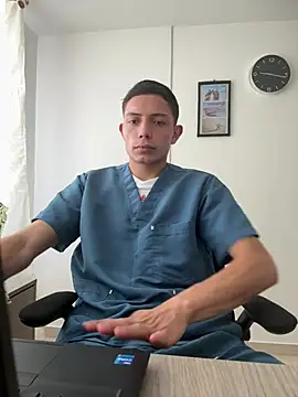 santiObrero webkamerás műsora