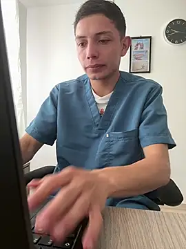 santiObrero live XXX chat