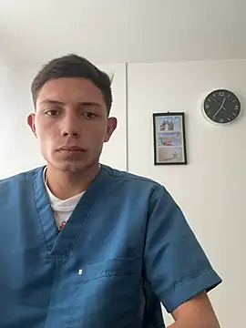 santiObrero Adlı Modelin Web Kamerası Şovu