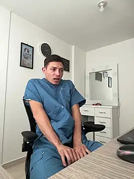 santiObrero Adlı Modelin Web Kamerası Şovu