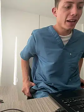 santiObrero 在線直播表演