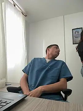 santiObrero Adlı Modelin Web Kamerası Şovu