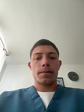 הופעת וובקאם של santiObrero