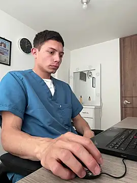 santiObrero Adlı Modelin Web Kamerası Şovu