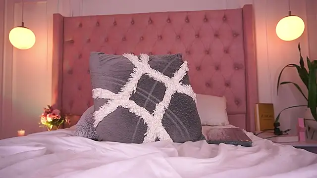 ห้องแชทสดของ Honeyymoonn_