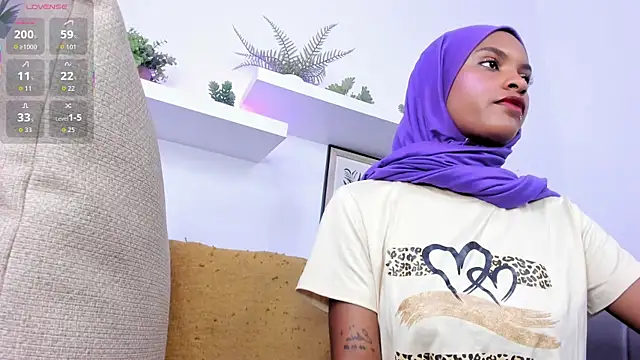 Amira_Alzahra Show in webcam