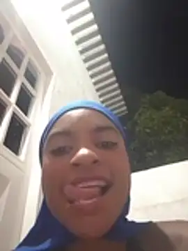 Show modela Amira_Alzahra na web-kameri