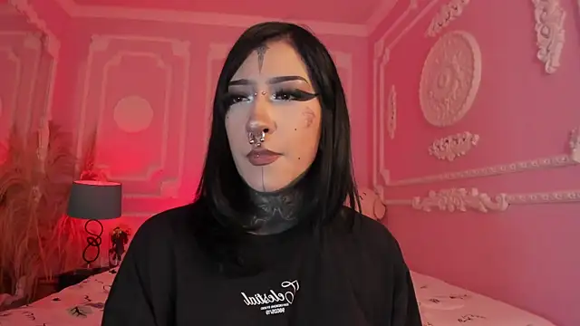 Chat +18 de Kat_VonDe ao vivo