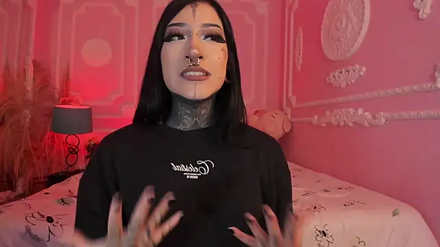Kat_VonDe's Live XXX Chat