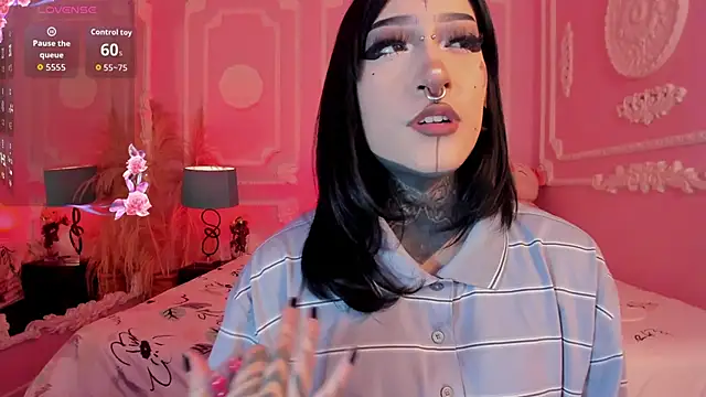 Kat_VonDe Chat XXX in diretta