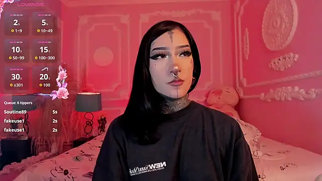 Chat +18 de Kat_VonDe ao vivo