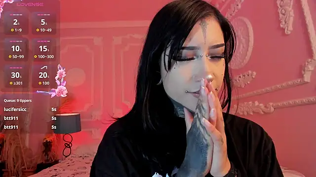 Kat_VonDe's Live XXX Chat