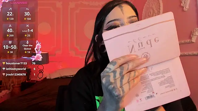 Kat_VonDe Chat XXX in diretta