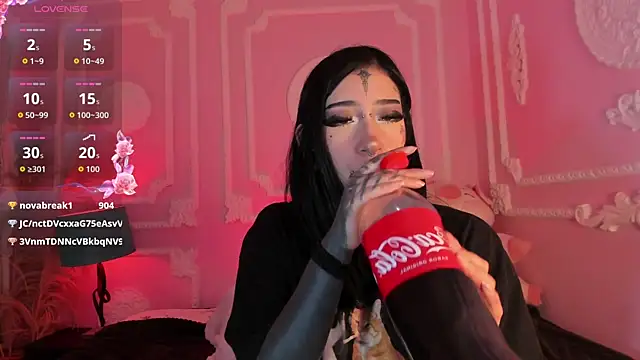 Kat_VonDe's Live XXX Chat