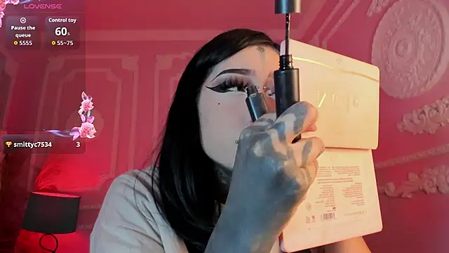 Kat_VonDe Live XXX Chat