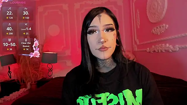 Kat_VonDe's Live XXX Chat